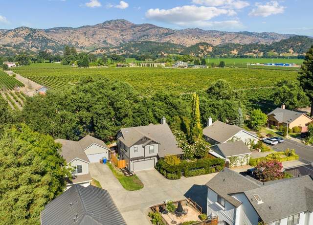 Property at 4 Forrester Ln, Yountville, CA 94599, 3 beds, 2.5 baths