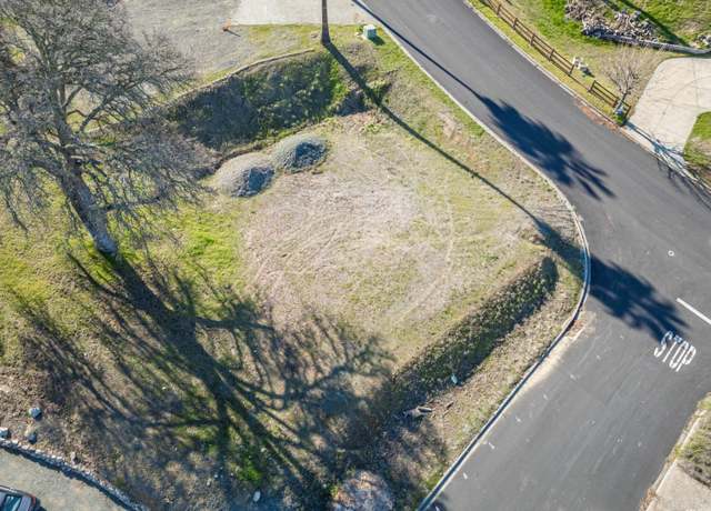Property at 1084 Eastridge Dr, Napa, CA 94558