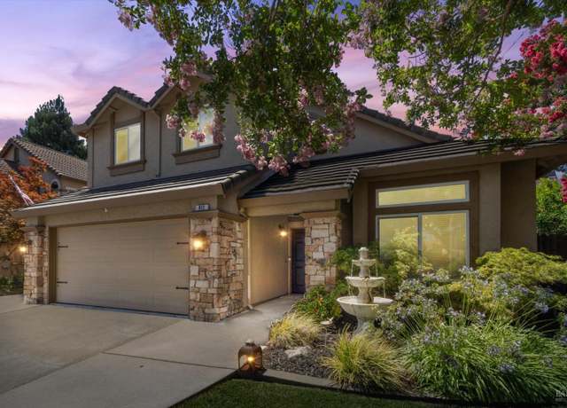 Property at 912 Cedar Brook Ln, Vacaville, CA 95687, 5 beds, 3.5 baths