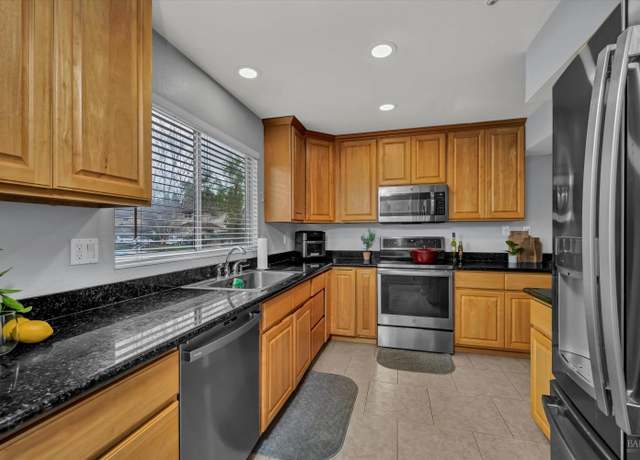 Property at 4535 Harbor Ln, Rohnert Park, CA 94928, 3 beds, 2.5 baths