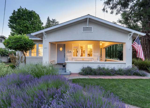 Property at 439 4th St E, Sonoma, CA 95476, 2 beds, 2.5 baths