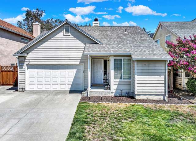 Property at 321 Ridgecrest Cir, Suisun City, CA 94585, 2 beds, 2 baths