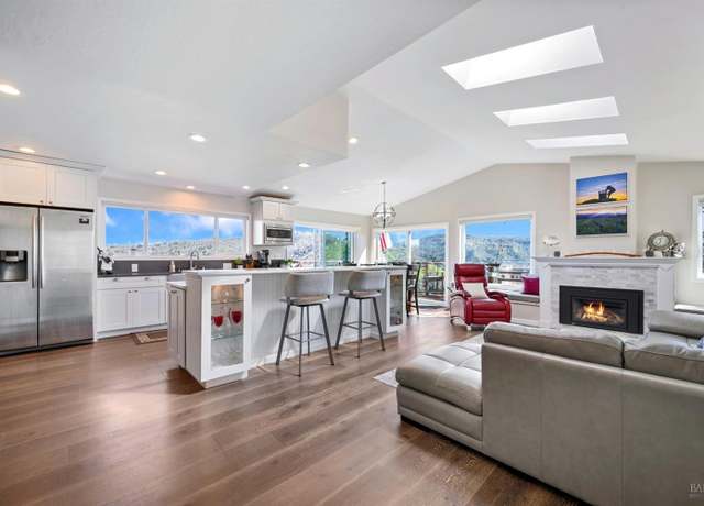 Property at 76 Sunnyhill Ln, Napa, CA 94558, 3 beds, 2.5 baths