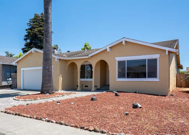 Property at 2020 Willow Dr, Petaluma, CA 94954, 4 beds, 2 baths