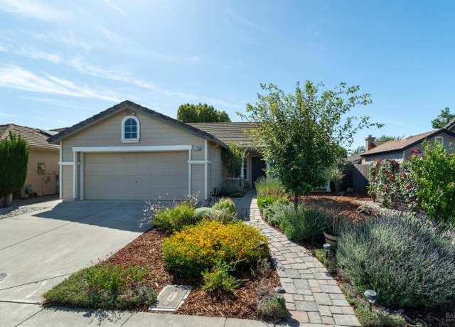 Property at 1735 Marenda Dr, Dixon, CA 95620, 3 beds, 2 baths