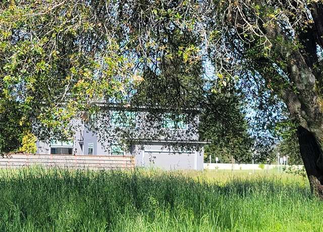 Property at 1011 Grove St, Healdsburg, CA 95448