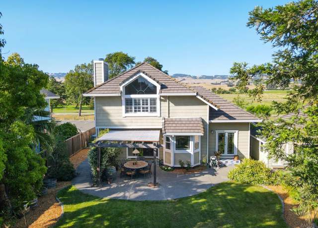 Property at 2128 Saint Augustine Cir, Petaluma, CA 94954, 3 beds, 2.5 baths