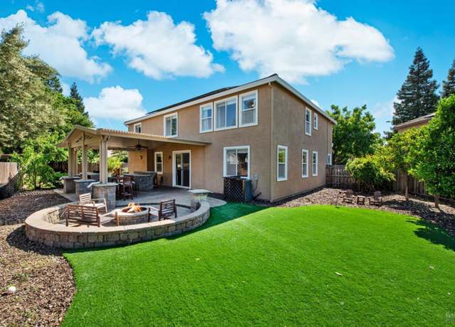 Property at 525 Boone Dr, Vacaville, CA 95687, 6 beds, 3 baths