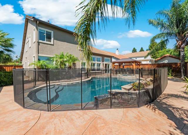 Property at 807 Kells Cir, Vacaville, CA 95688, 3 beds, 2.5 baths