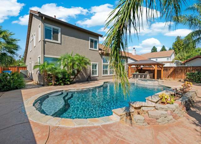 Property at 807 Kells Cir, Vacaville, CA 95688, 3 beds, 2.5 baths