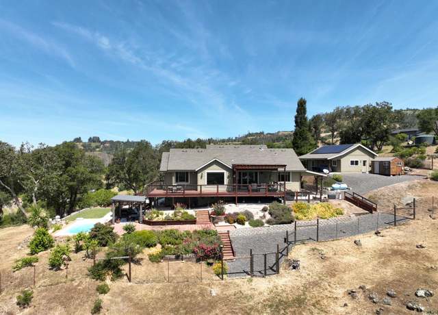 Property at 5750 Crystal Dr, Santa Rosa, CA 95404, 3 beds, 2.5 baths
