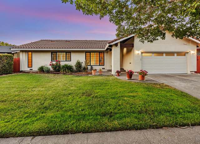 Property at 2213 Warwick Dr, Santa Rosa, CA 95405, 3 beds, 2.5 baths