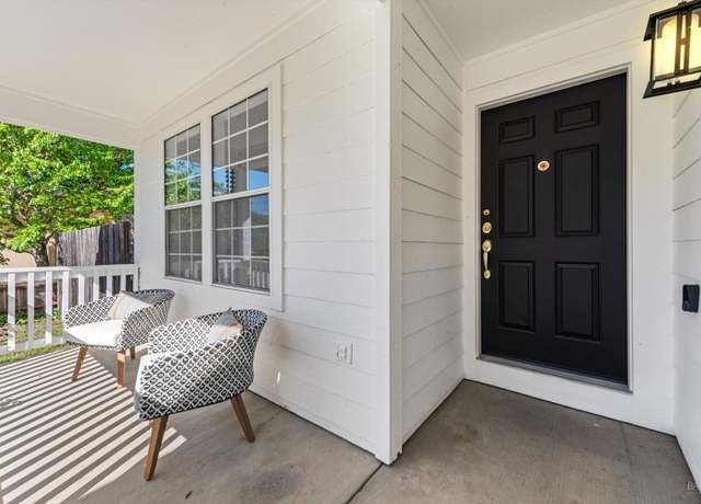 Property at 2115 Oat Hill Ct, Calistoga, CA 94515, 3 beds, 2.5 baths