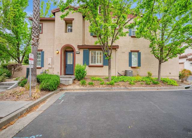 Property at 2222 Bell Flower Ln, Santa Rosa, CA 95404, 3 beds, 2.5 baths
