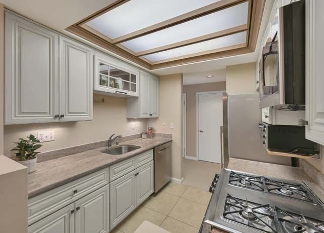 Property at 600 Deer Valley Rd Unit 2C, San Rafael, CA 94903, 2 beds, 2 baths