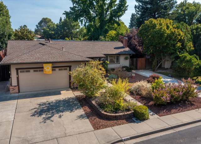 Property at 618 Crestview Dr, Vacaville, CA 95688, 4 beds, 2 baths