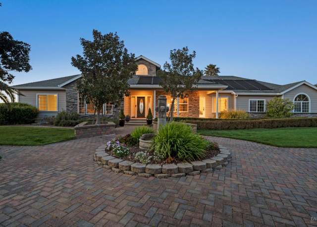 Property at 146 Shelina Vista Ln, Petaluma, CA 94952, 5 beds, 3.5 baths