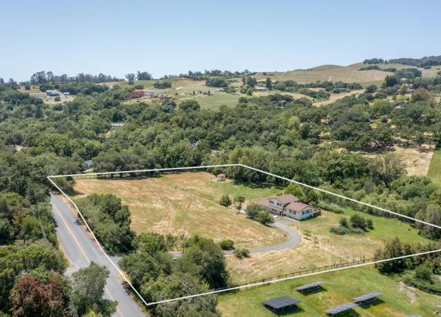 Property at 4329 Sonoma Mountain Rd, Santa Rosa, CA 95404, 3 beds, 2.5 baths