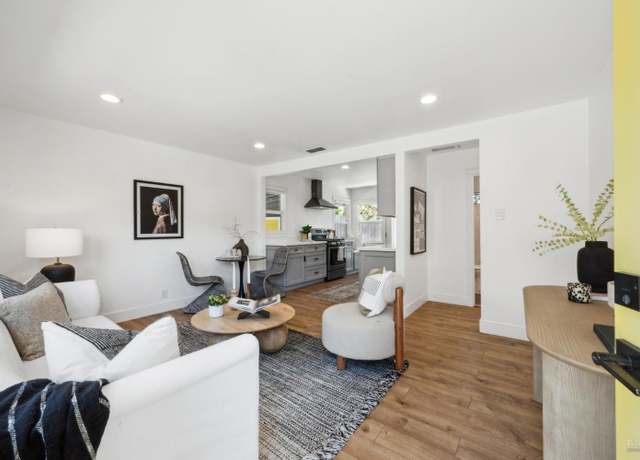 Property at 18410 3rd Ave, Sonoma, CA 95476, 2 beds, 1 bath