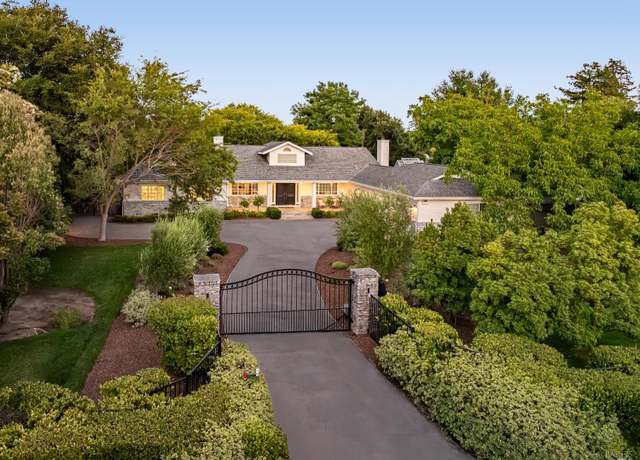 Property at 20464 5th St E, Sonoma, CA 95476, 4 beds, 3.5 baths