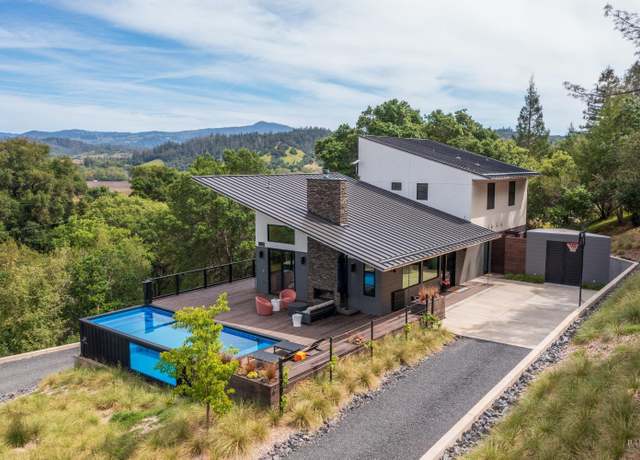 Property at 8163 W Dry Creek Rd, Healdsburg, CA 95448, 4 beds, 4.5 baths