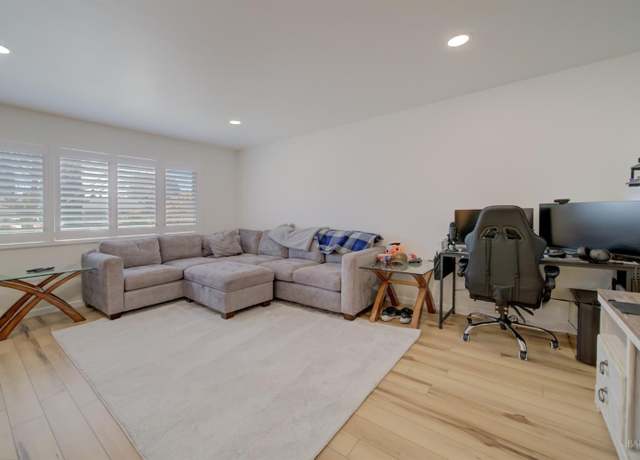 Property at 368 Lily St, Fairfield, CA 94533, 3 beds, 2 baths