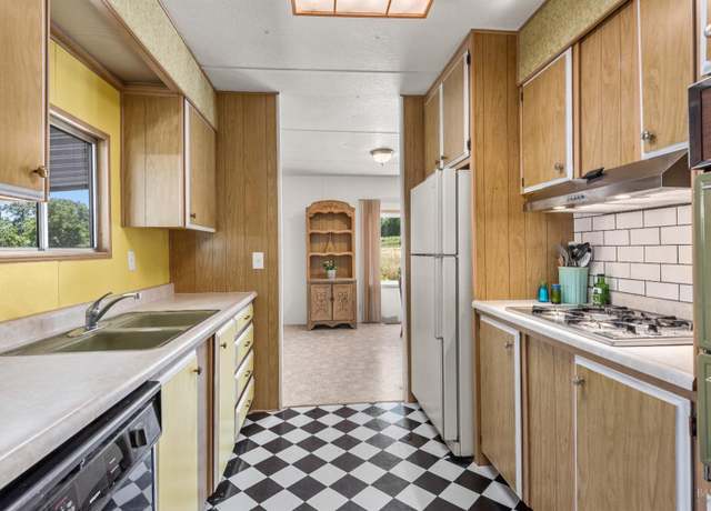 Property at 6670 Redwood Ave, Sebastopol, CA 95472, 2 beds, 2 baths