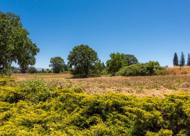 Property at 6670 Redwood Ave, Sebastopol, CA 95472, 2 beds, 2 baths