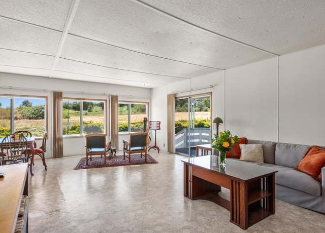 Property at 6670 Redwood Ave, Sebastopol, CA 95472, 2 beds, 2 baths
