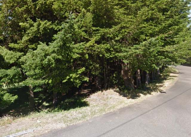 Property at 566 Redwood Rd, Whitethorn, CA 95589