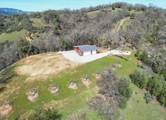 Property at 12000 Valley View Dr, Ukiah, CA 95482, 1 bed, 2 baths