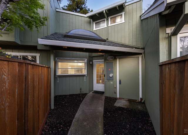 Property at 732 Racquet Club Cir, Rohnert Park, CA 94928, 3 beds, 1.5 baths