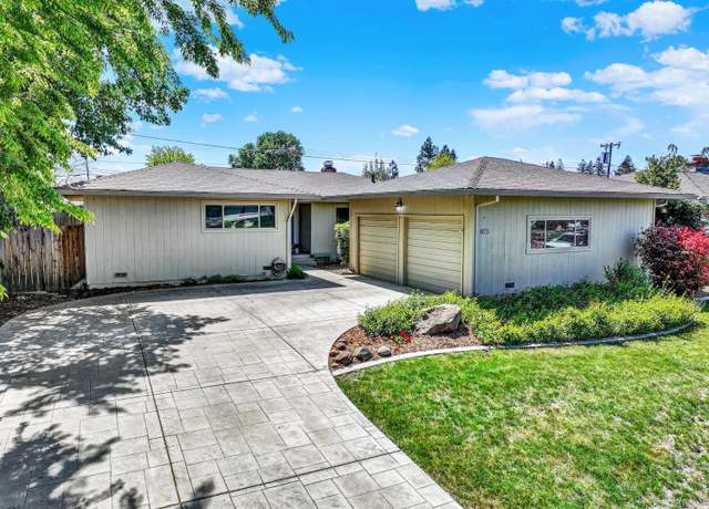 Property at 875 W B St, Dixon, CA 95620, 3 beds, 2 baths