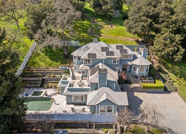 Property at 15 Kingswood Dr, Petaluma, CA 94952, 3 beds, 4 baths