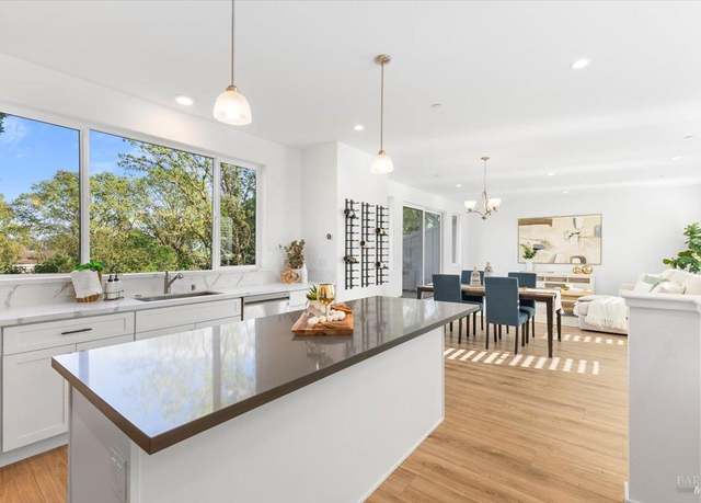 Property at 2024 Elson Way, Santa Rosa, CA 95403, 3 beds, 2.5 baths