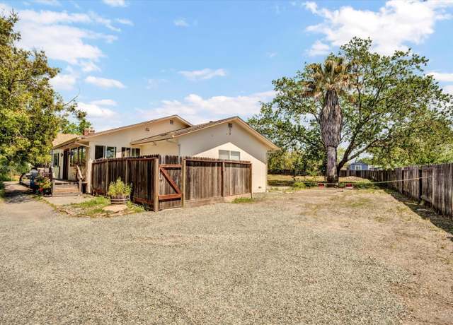 Property at 10220 Starr Rd, Windsor, CA 95492, 3 beds, 1.5 baths