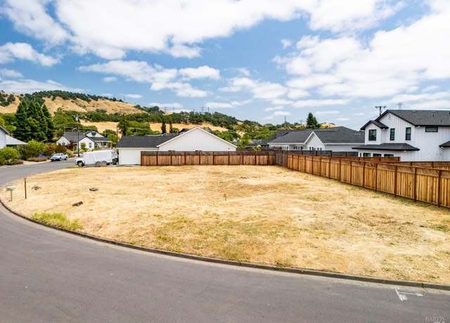 Property at 212 N Dover Ct, Santa Rosa, CA 95403