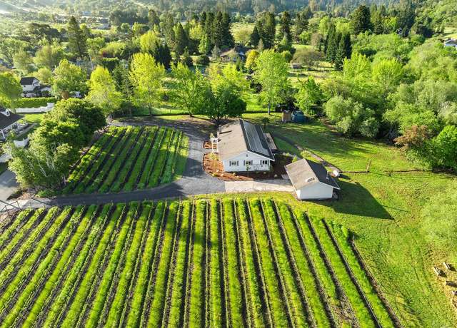 Property at 220 Sexton Rd, Sebastopol, CA 95472, 3 beds, 2 baths