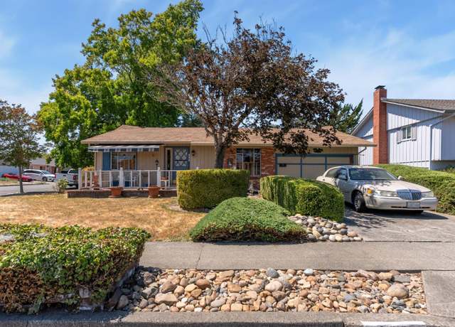 Property at 139 Sandalwood Ct, Santa Rosa, CA 95401, 3 beds, 2 baths