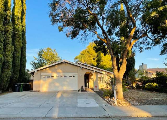 Property at 960 Joranollo Dr, Tracy, CA 95376, 3 beds, 2 baths