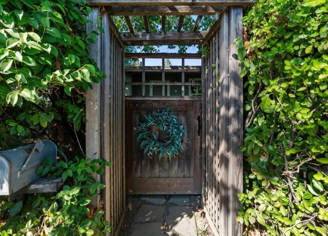Property at 1390 Garden Ave, St. Helena, CA 94574, 2 beds, 1 bath