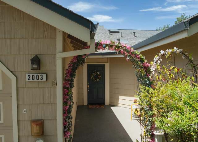 Property at 2003 Stonefield Ln, Santa Rosa, CA 95403, 2 beds, 2.5 baths