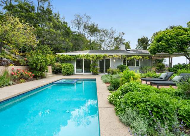 Property at 30 Fairway Dr, San Rafael, CA 94901, 5 beds, 4.5 baths