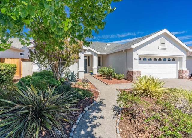 Property at 106 Wisteria Cir, Cloverdale, CA 95425, 2 beds, 2 baths