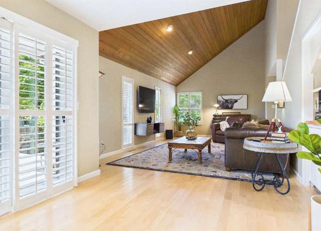 Property at 5212 Beaumont Way, Santa Rosa, CA 95409, 3 beds, 2.5 baths