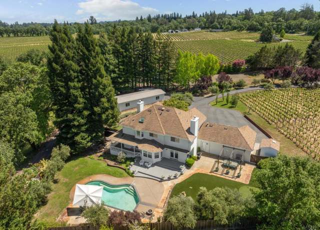 Property at 9724 Green Valley Rd, Sebastopol, CA 95472, 4 beds, 3 baths
