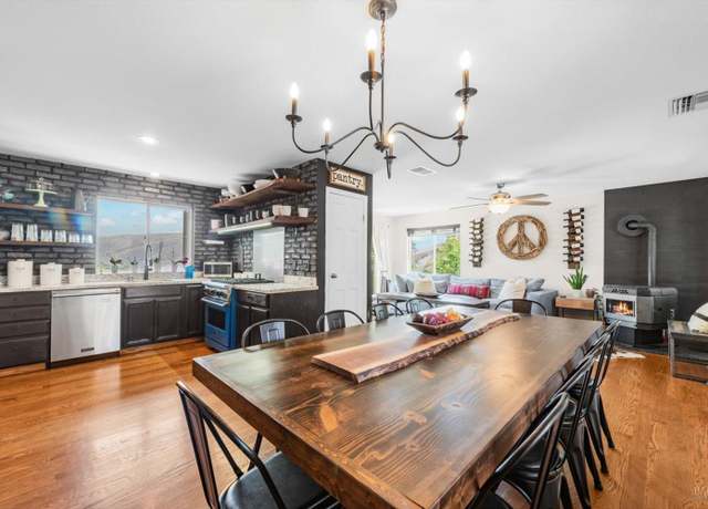 Property at 1149 Rimrock Dr, Napa, CA 94558, 4 beds, 2.5 baths
