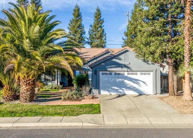 Property at 494 Beltrami Dr, Ukiah, CA 95482, 3 beds, 2 baths