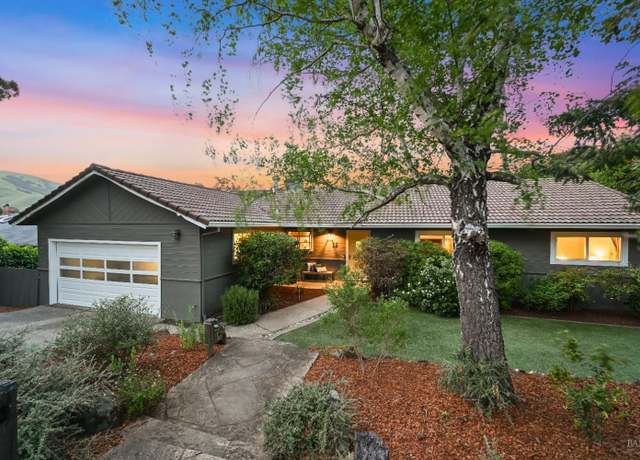 Property at 15 Manor View Dr, Fairfax, CA 94930, 3 beds, 2 baths