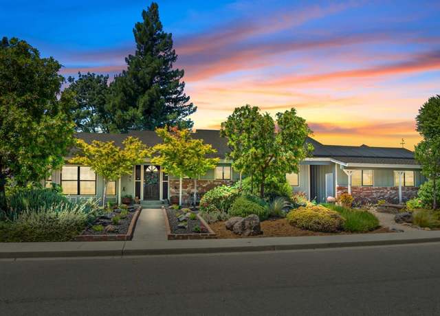 Property at 945 Monique Way, Dixon, CA 95620, 3 beds, 2 baths